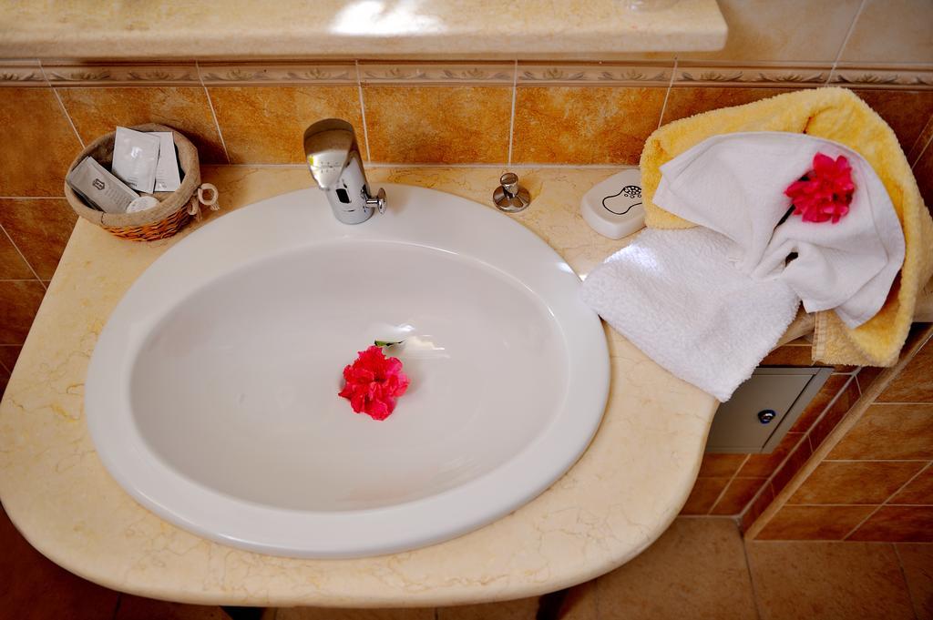 Hotel Hr Costa Rei Муравера Номер фото